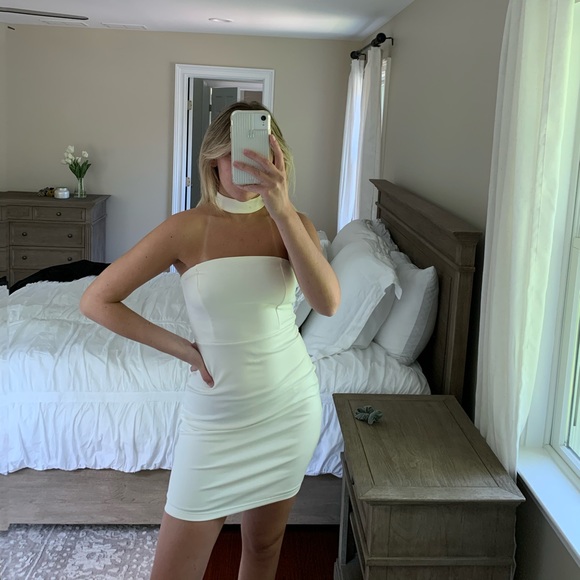 Dresses & Skirts - Lulu’s White Body-con Dress
